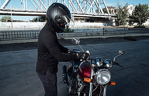 mechanics how to clean motorbike lights plastic step 3